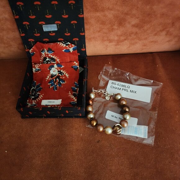 Chan Luu Lark Bracelet Champagne Pearl Mix - Picture 3 of 3